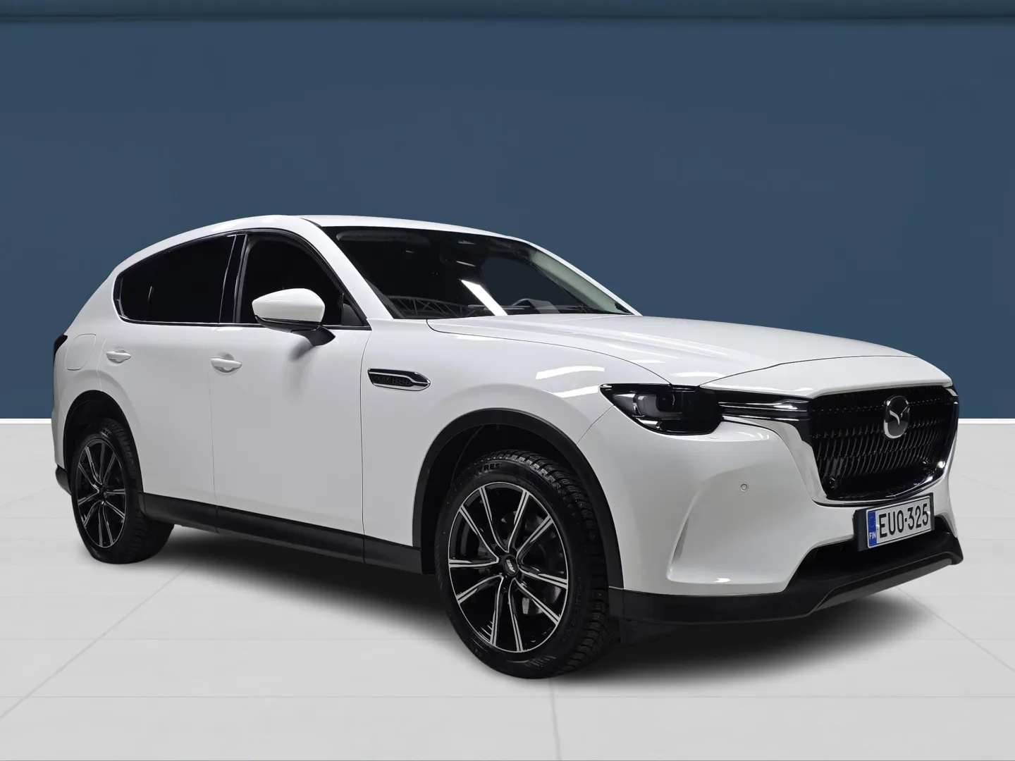 Autokuva 3 - EUO-325