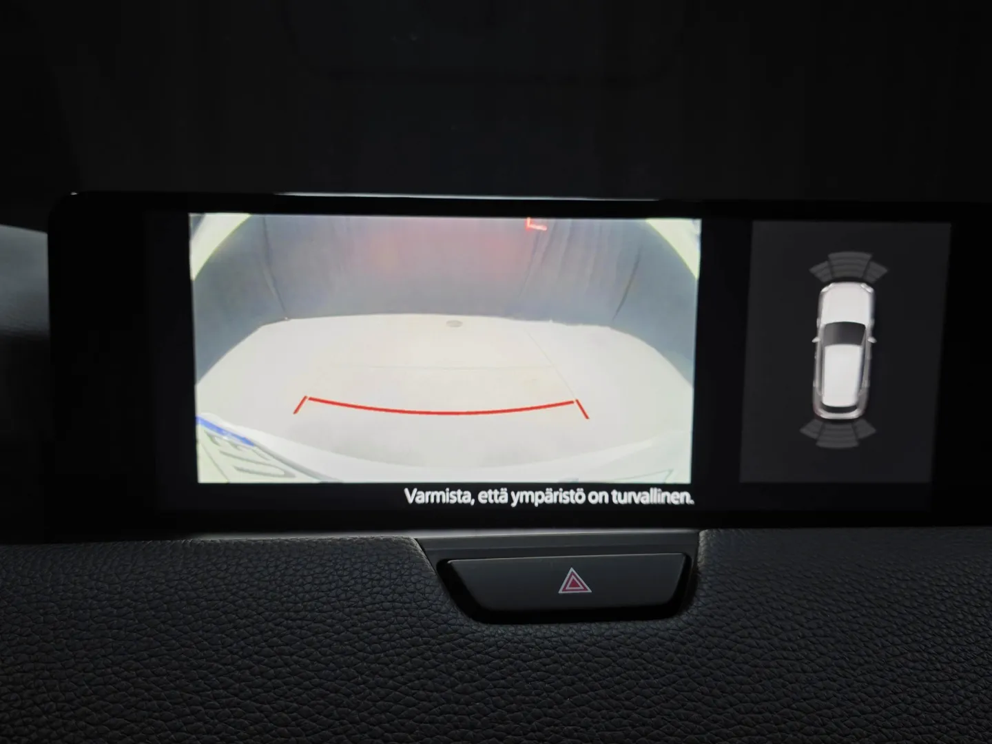 Autokuva 14 - EUO-325