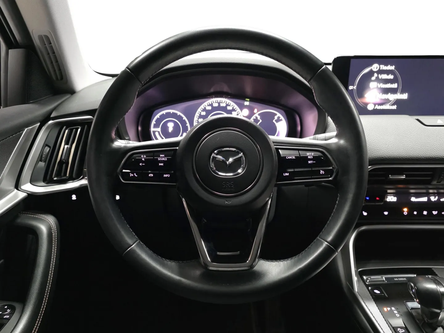 Autokuva 10 - EUO-325