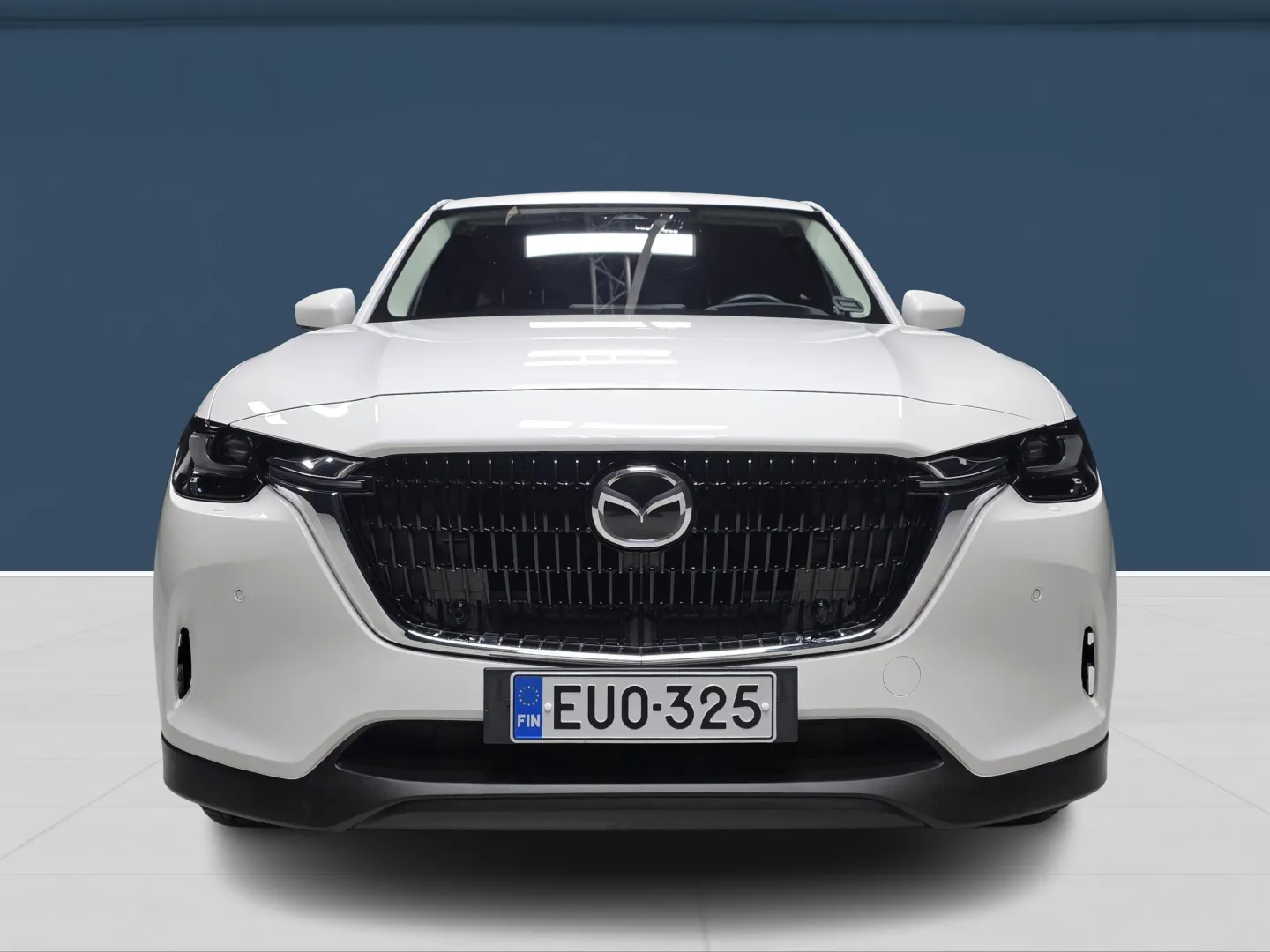 Autokuva 2 - EUO-325