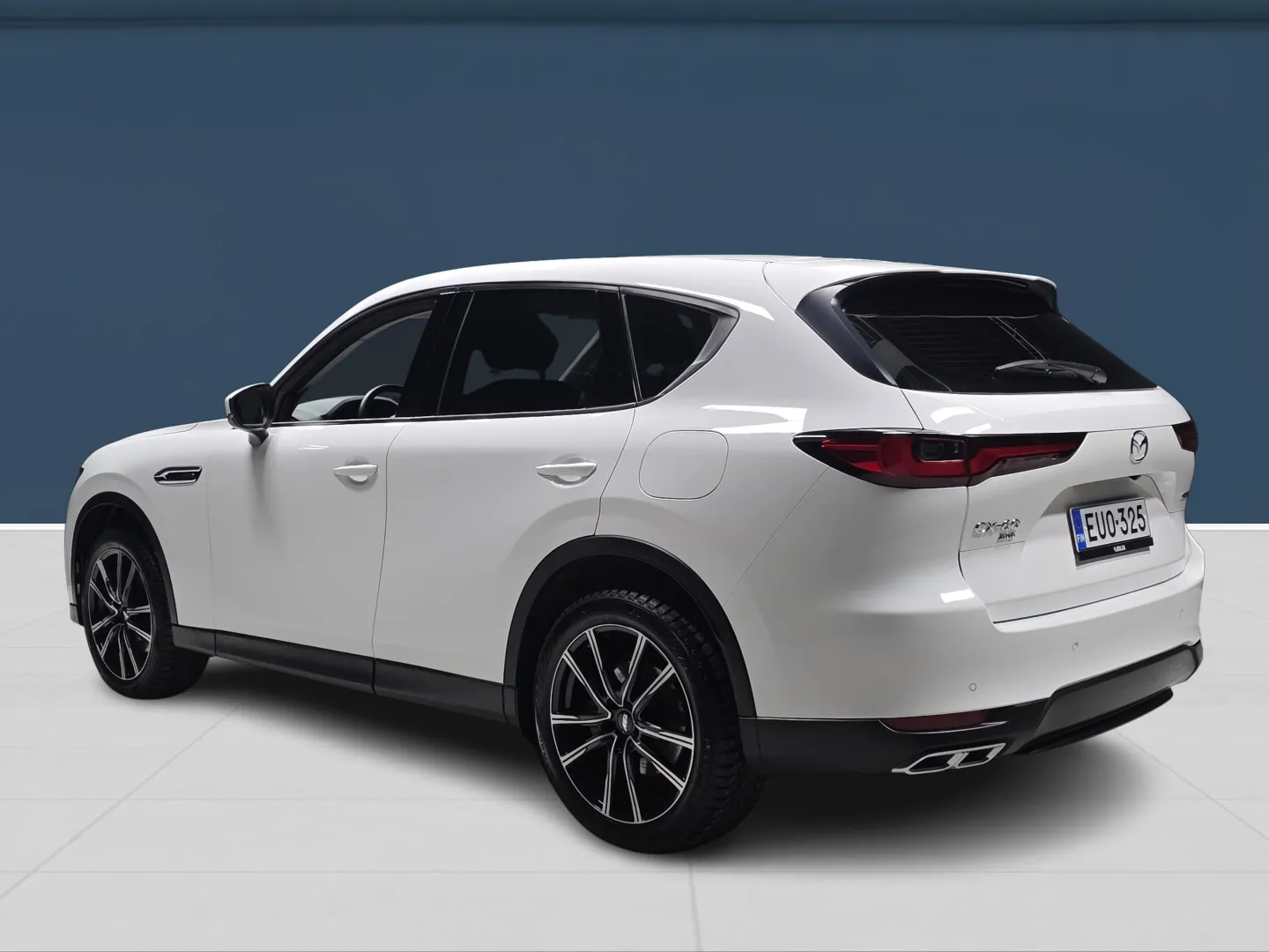 Autokuva 6 - EUO-325