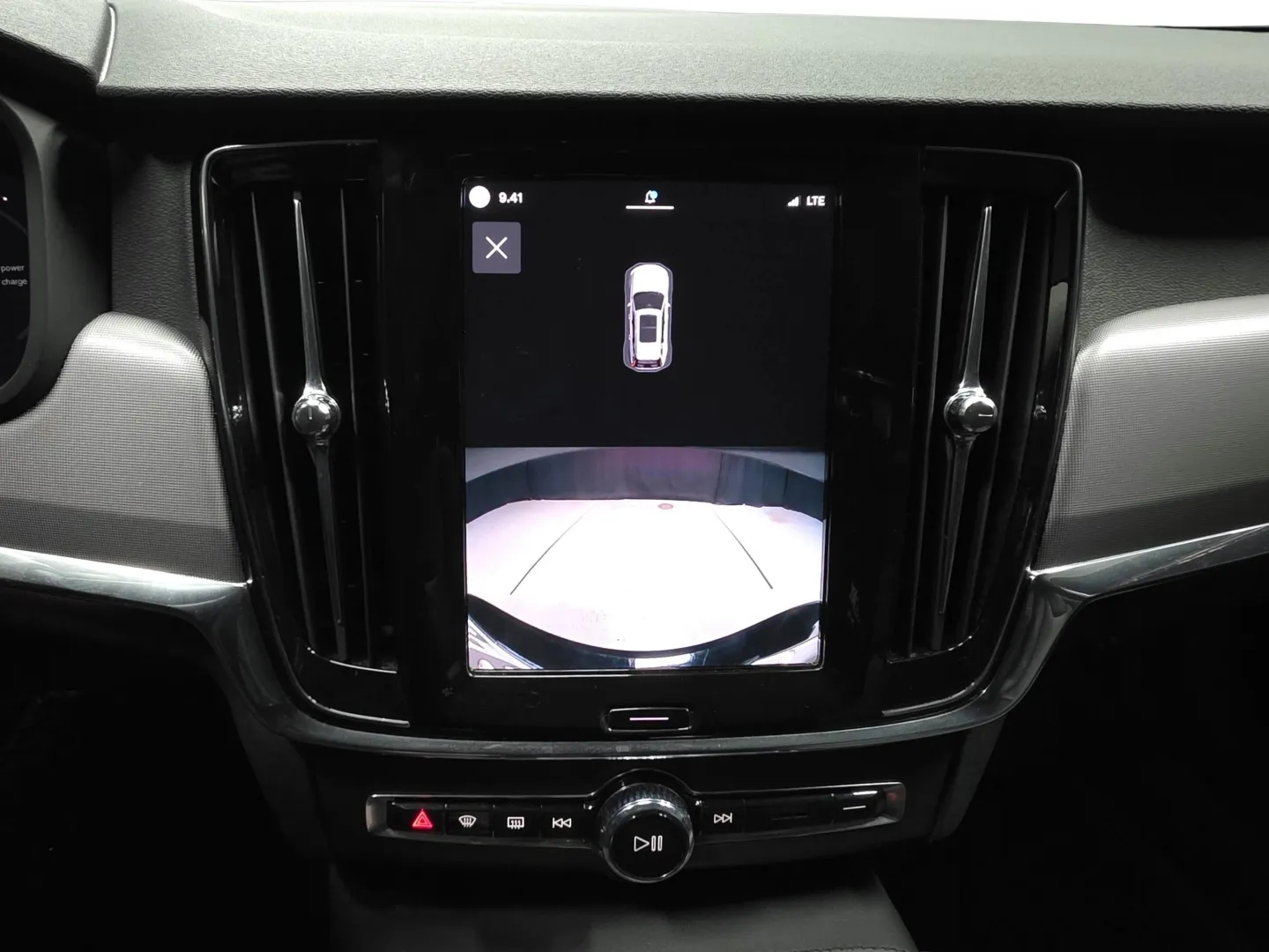 Autokuva 13 - EUO-613