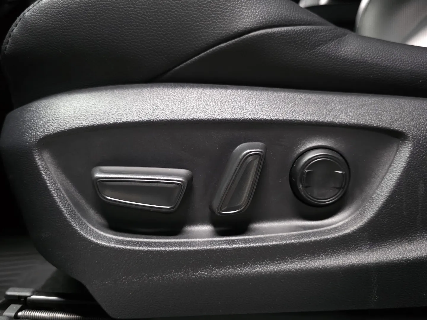Autokuva 16 - EUP-183
