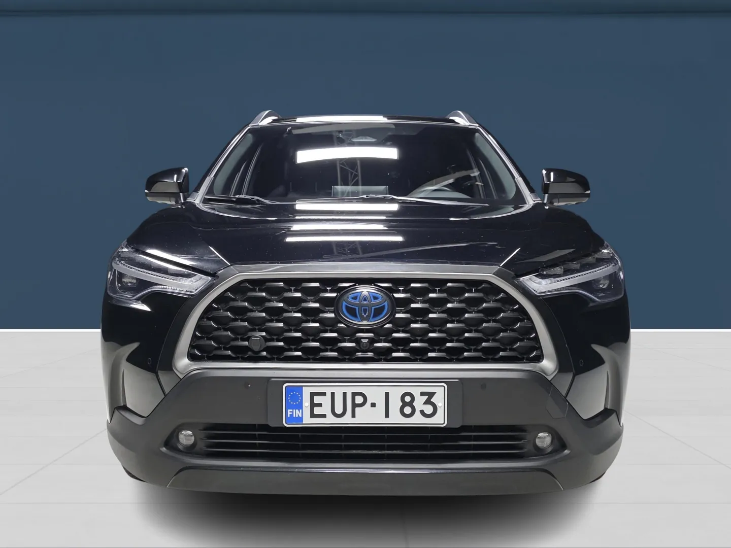 Autokuva 2 - EUP-183