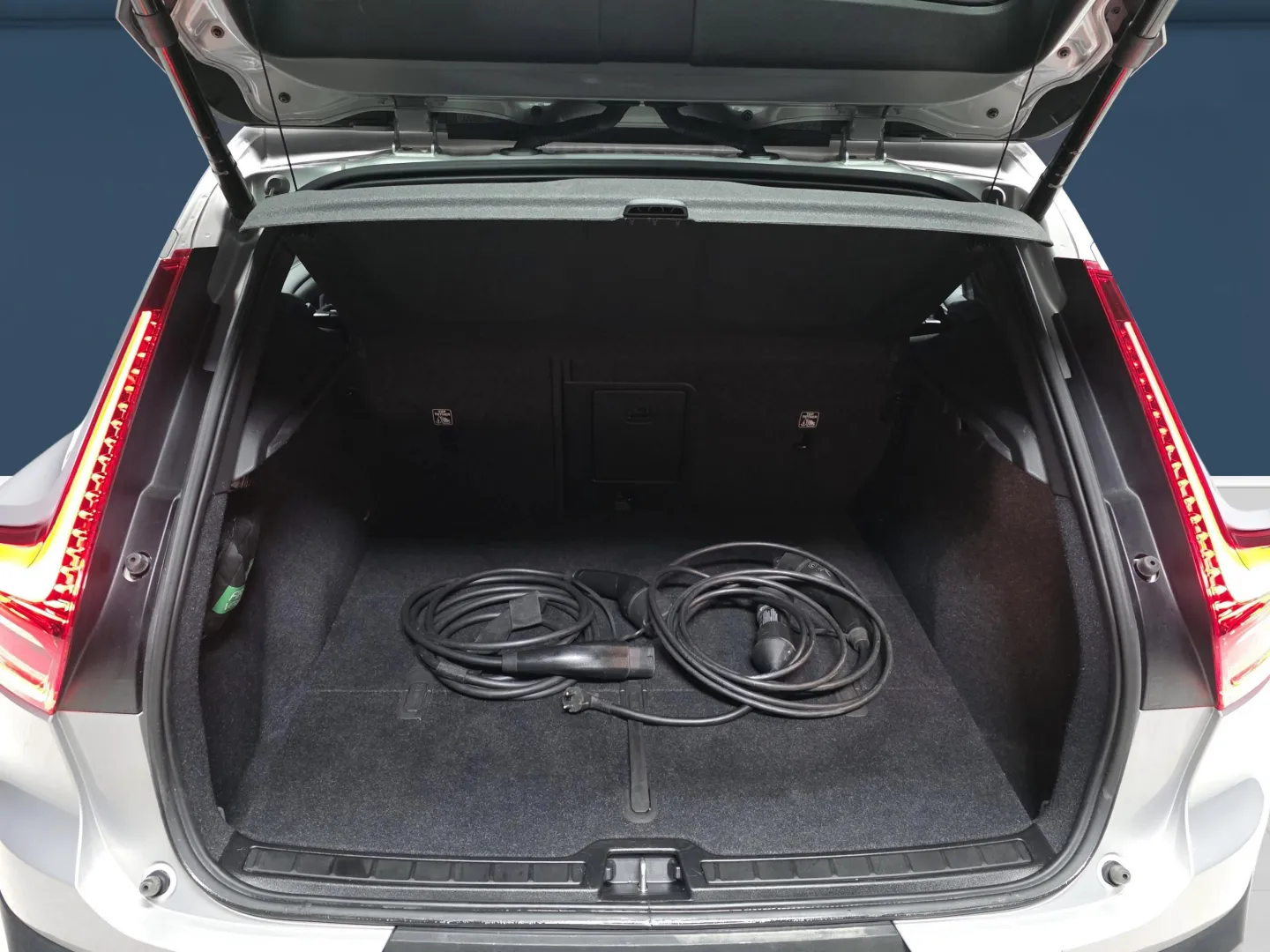 Autokuva 11 - EUP-219