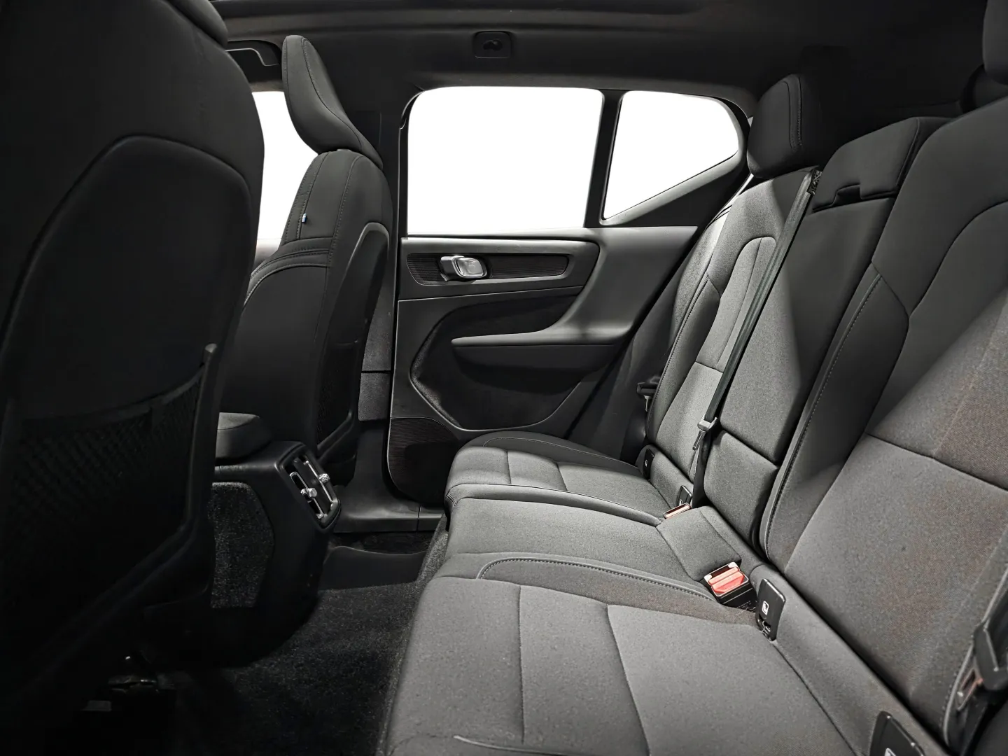 Autokuva 9 - EUP-219