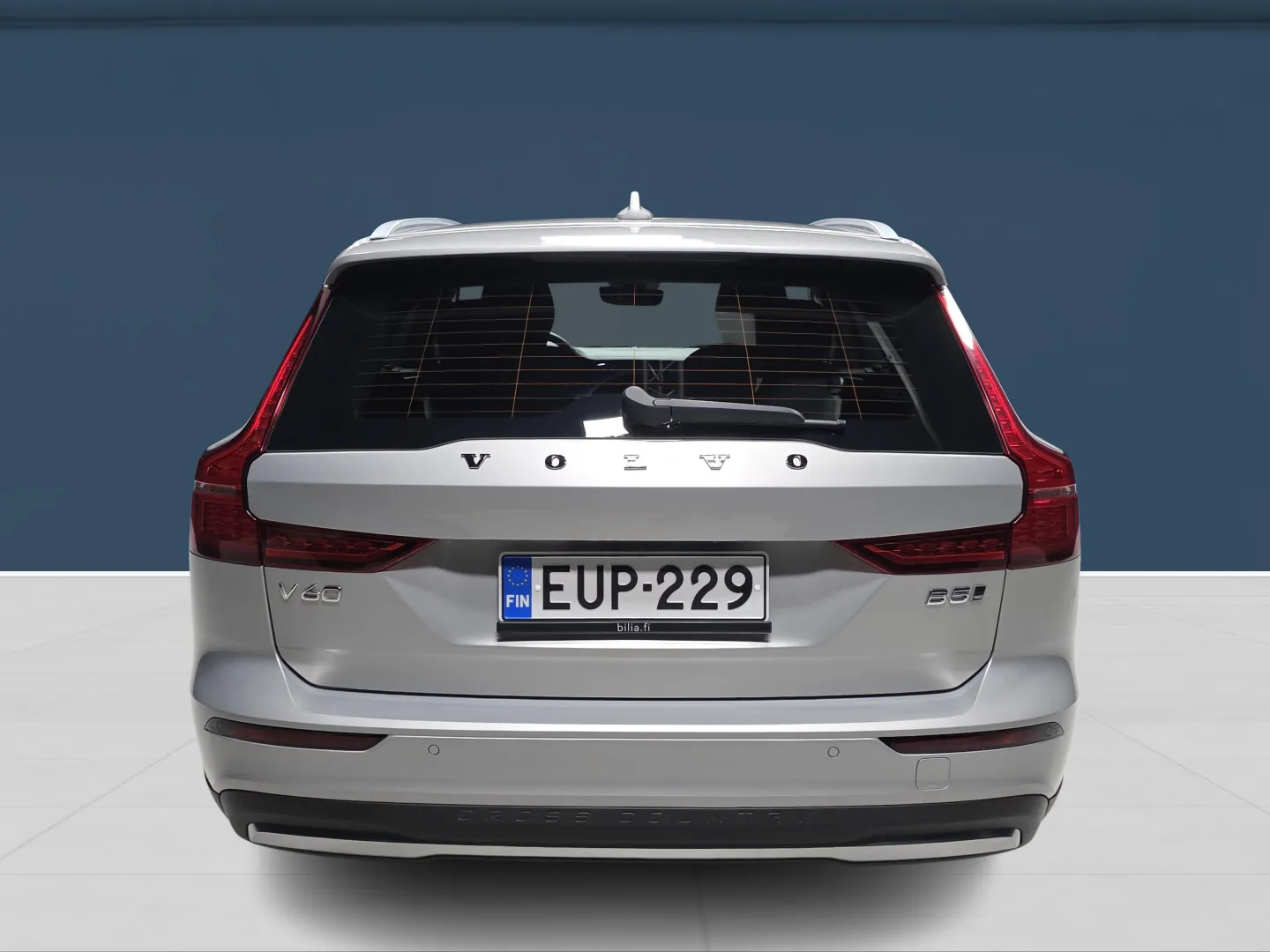 Autokuva 5 - EUP-229