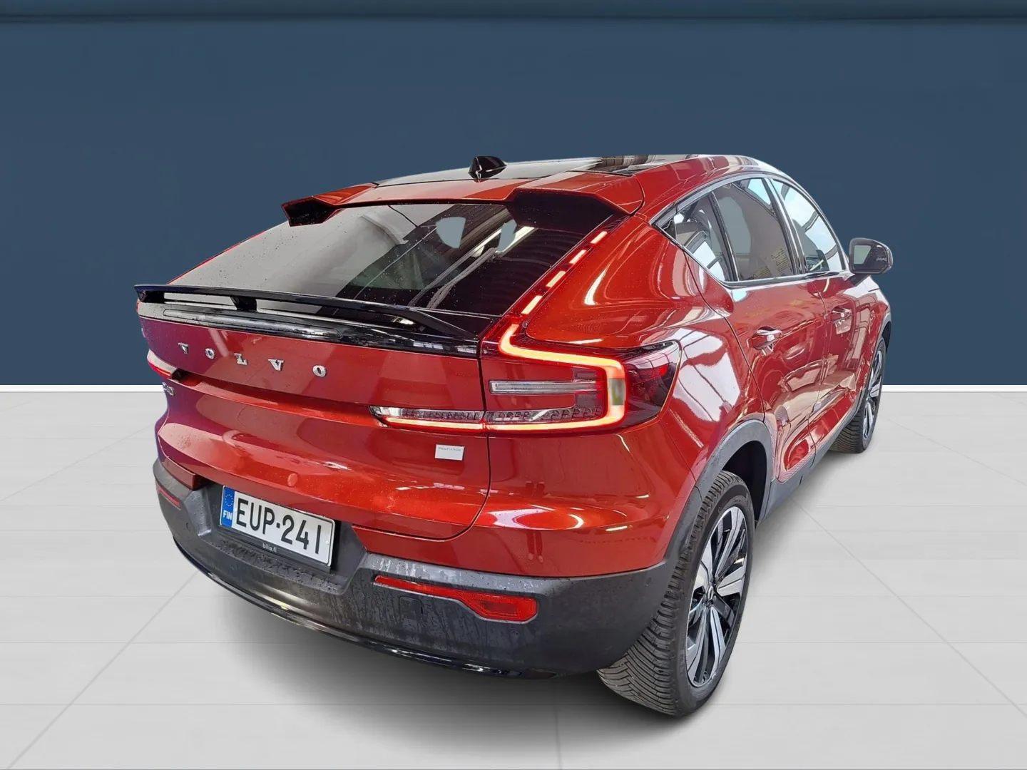 Autokuva 3 - EUP-241