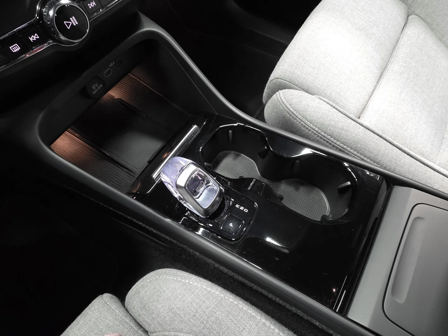 Autokuva 14 - EUP-707