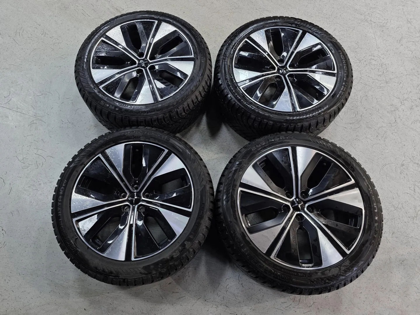 Autokuva 12 - EUP-960