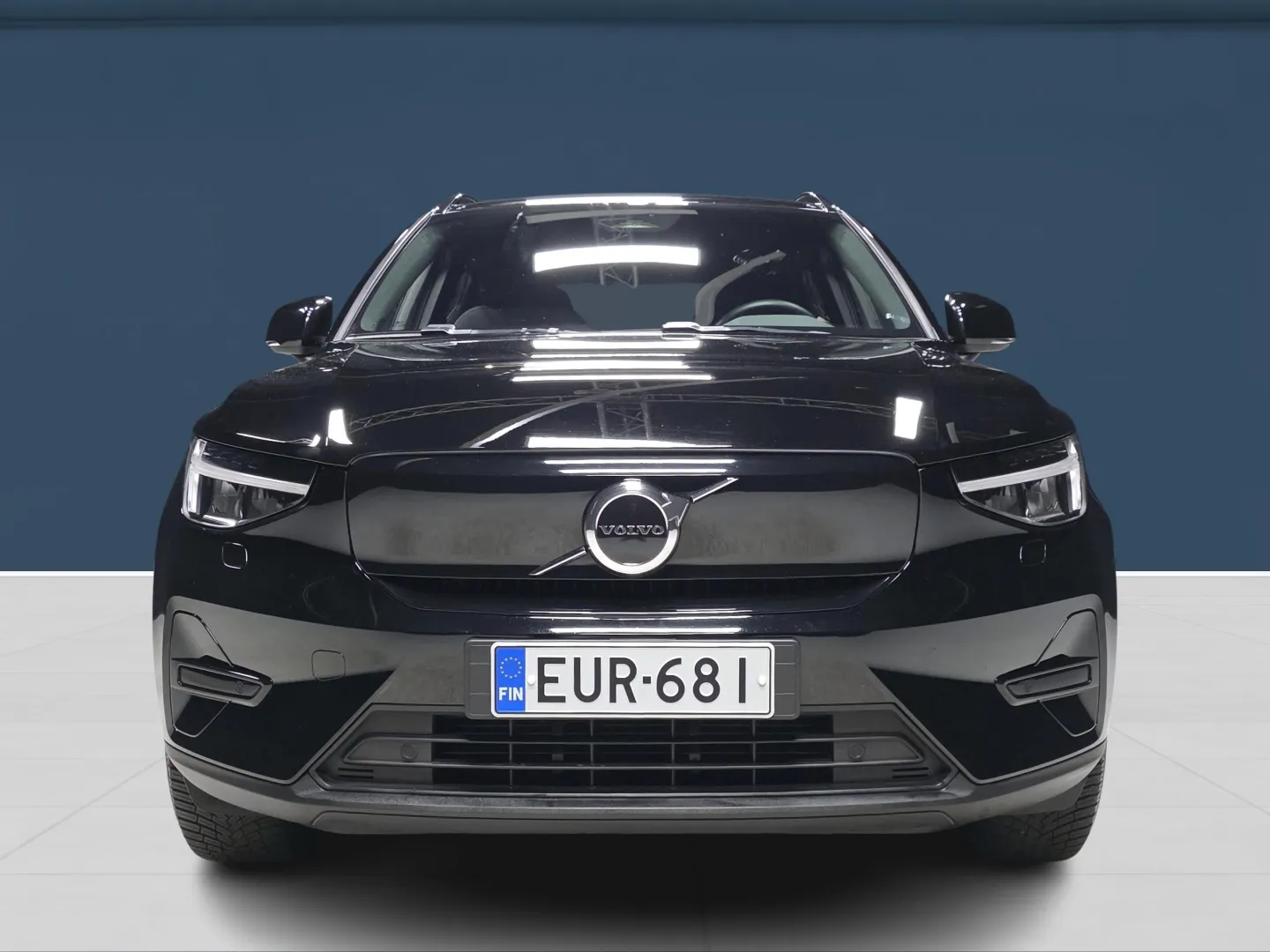 Autokuva 2 - EUR-681
