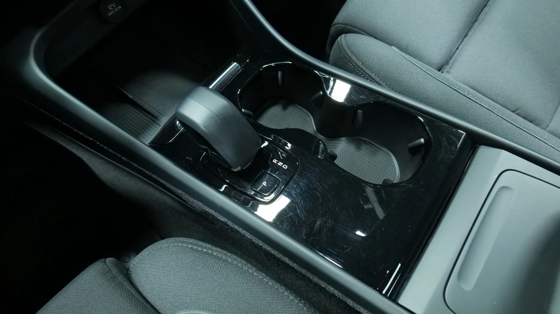 Autokuva 9 - EUR-701