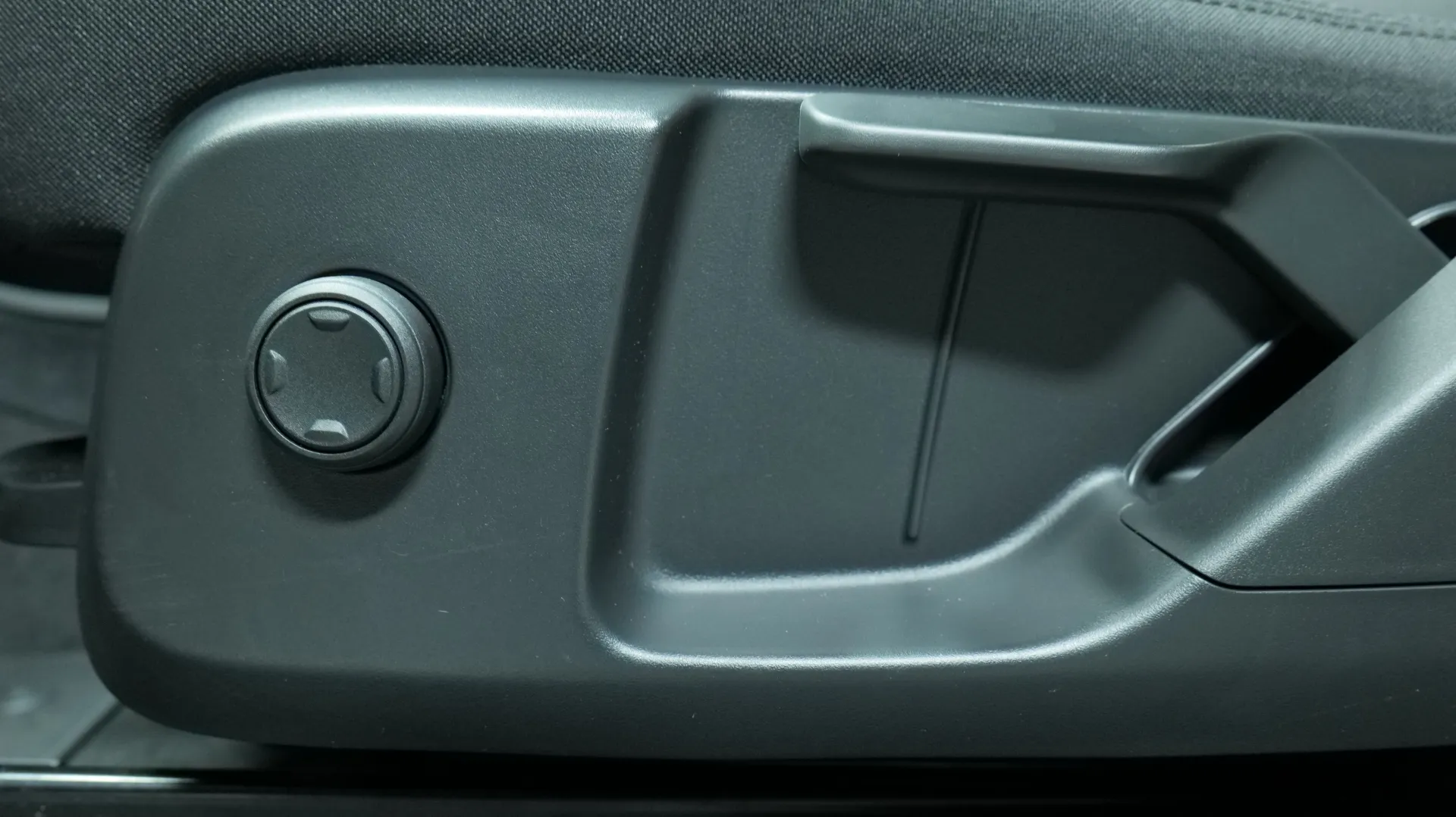 Autokuva 10 - EUR-701