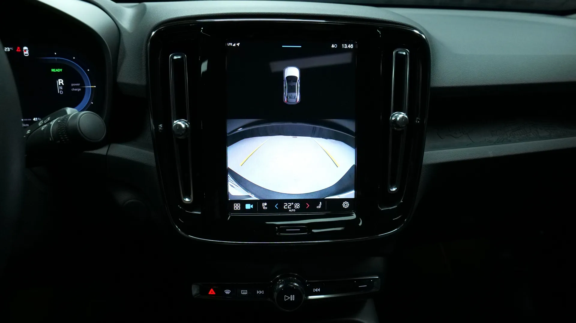 Autokuva 7 - EUR-701