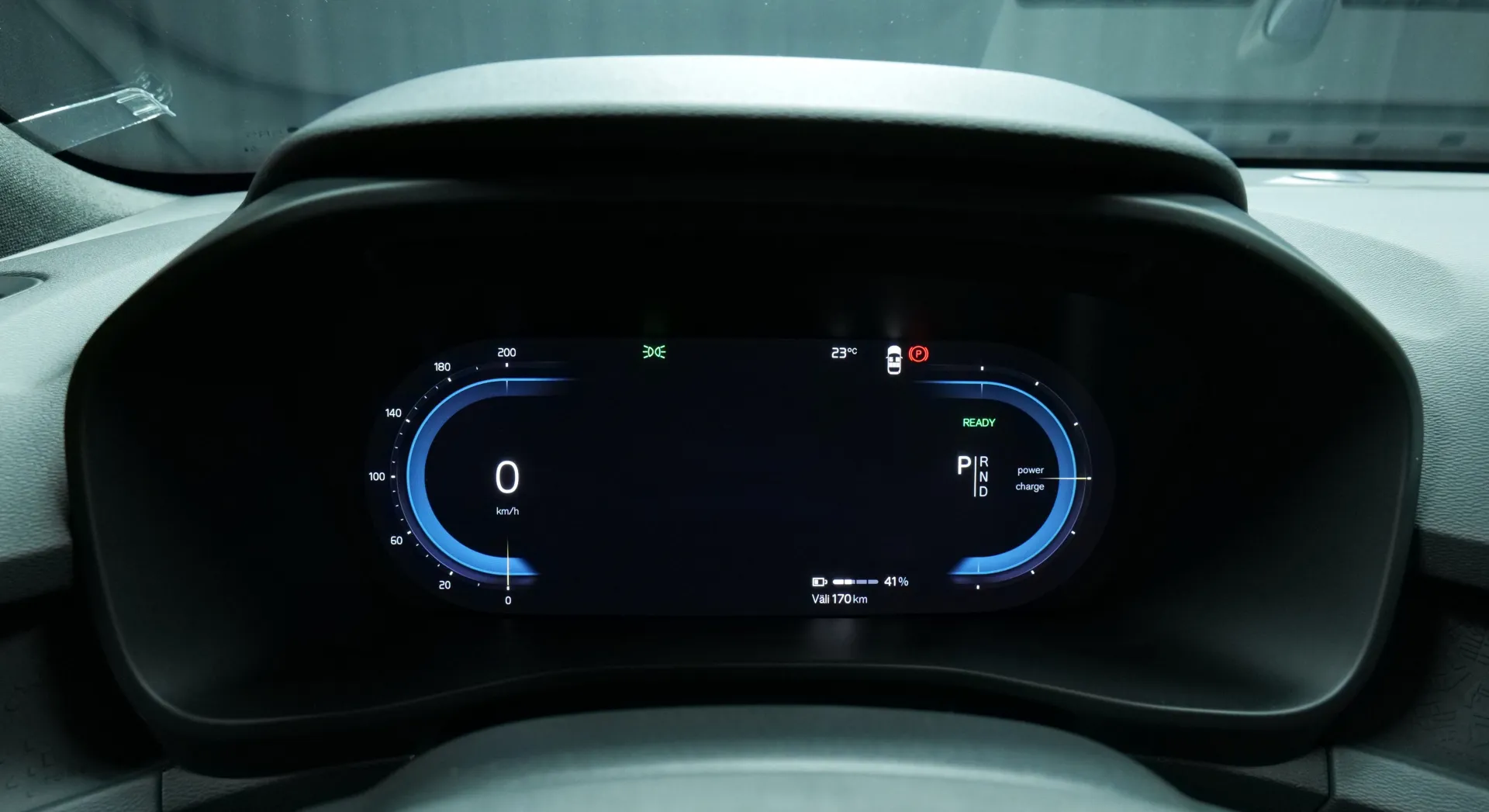 Autokuva 6 - EUR-701