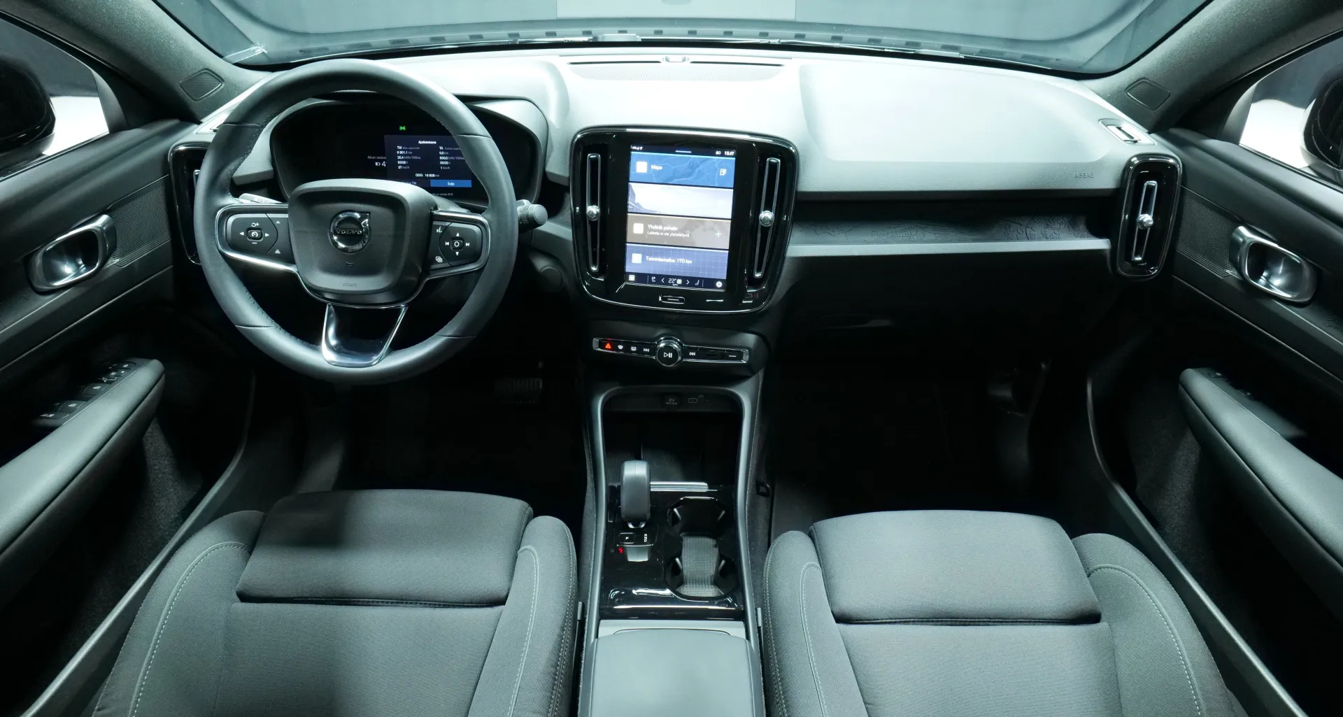 Autokuva 13 - EUR-701