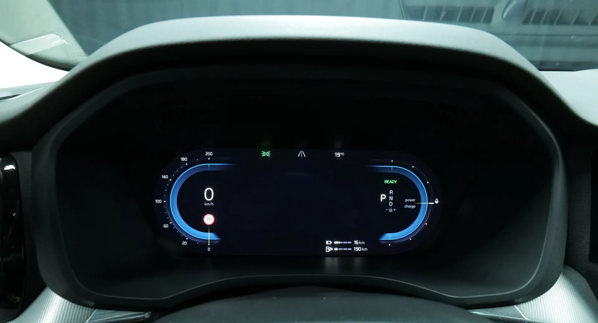 Autokuva 6 - EUR-840