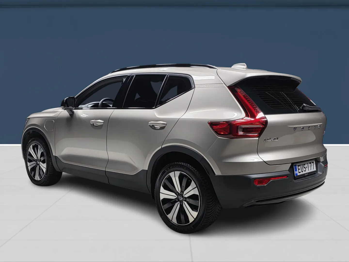 Autokuva 13 - EUS-177