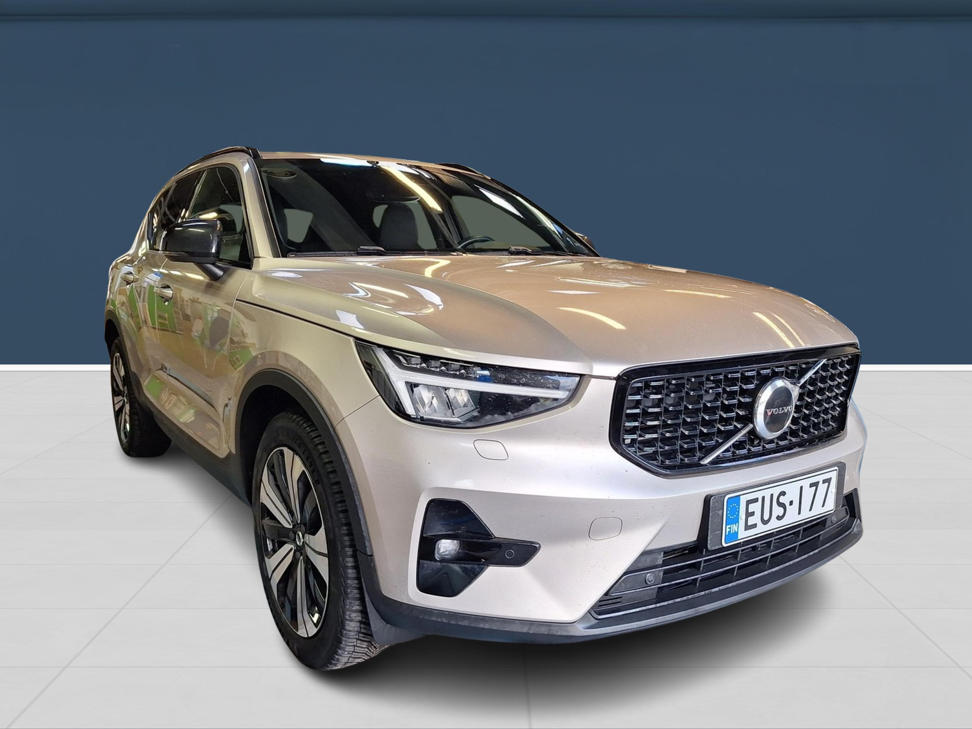 Volvo XC40 T4 TwE Plus Dark aut 2024, photo 2/7