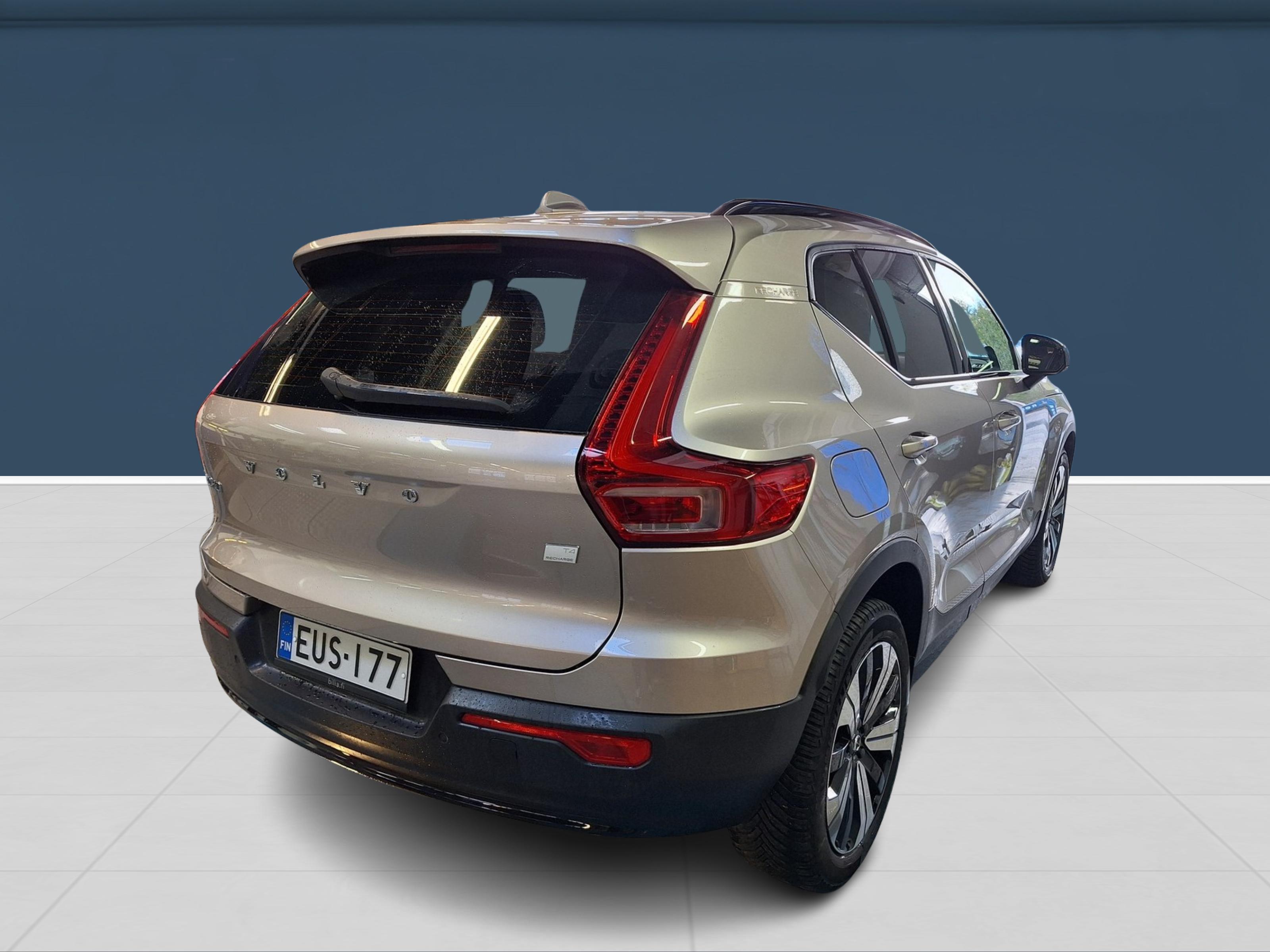 Volvo XC40 T4 TwE Plus Dark aut 2024, photo 3/7
