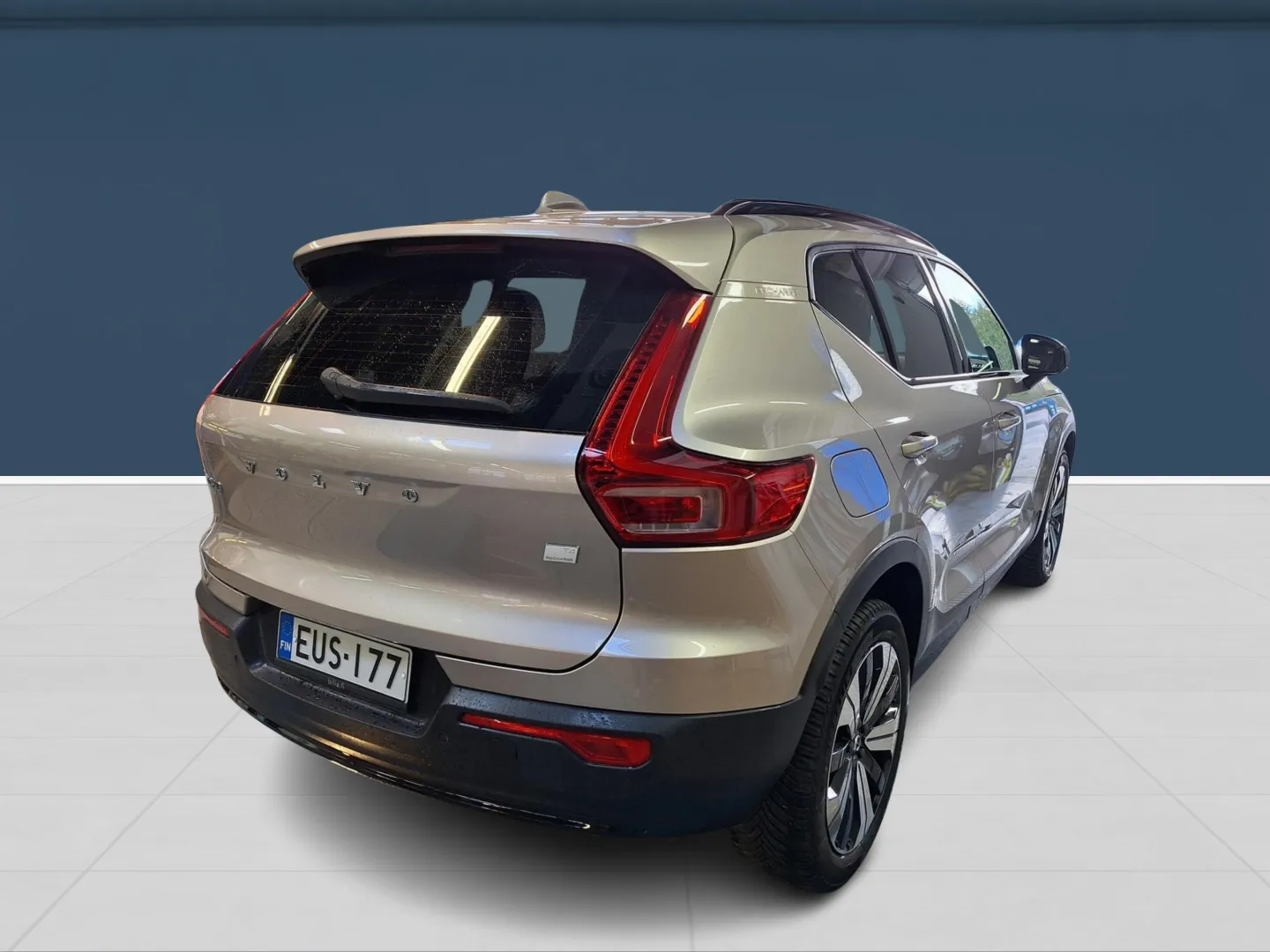 Autokuva 3 - EUS-177