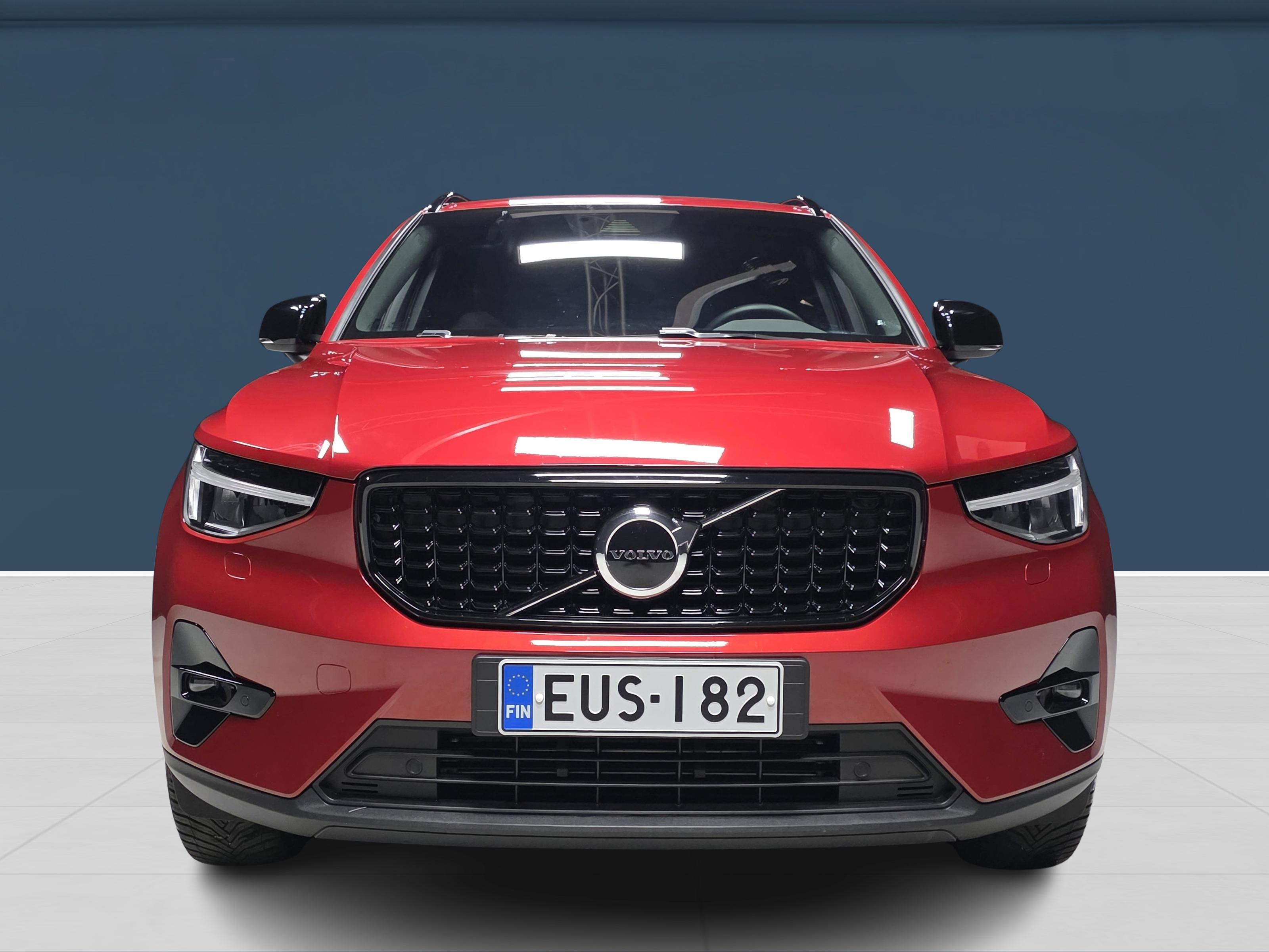 Volvo XC40 T4 TwE Plus Dark aut 2024, kuva 2/17