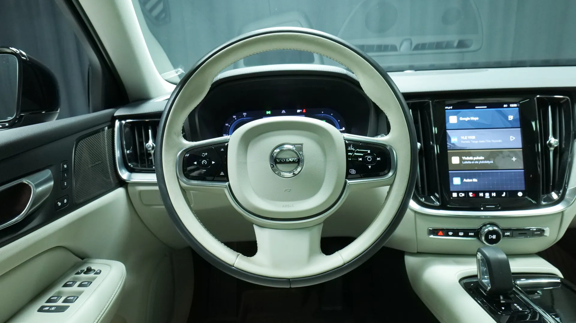 Autokuva 16 - EUS-833