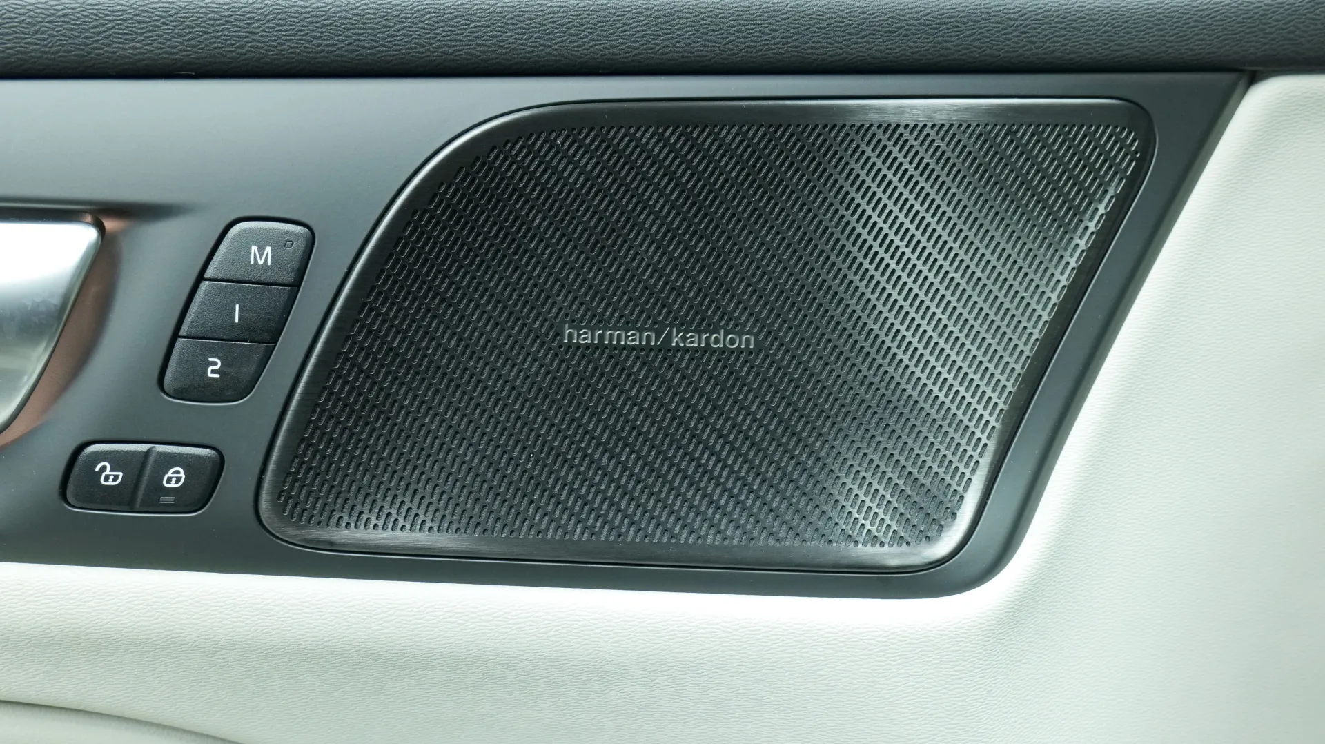 Autokuva 11 - EUS-833