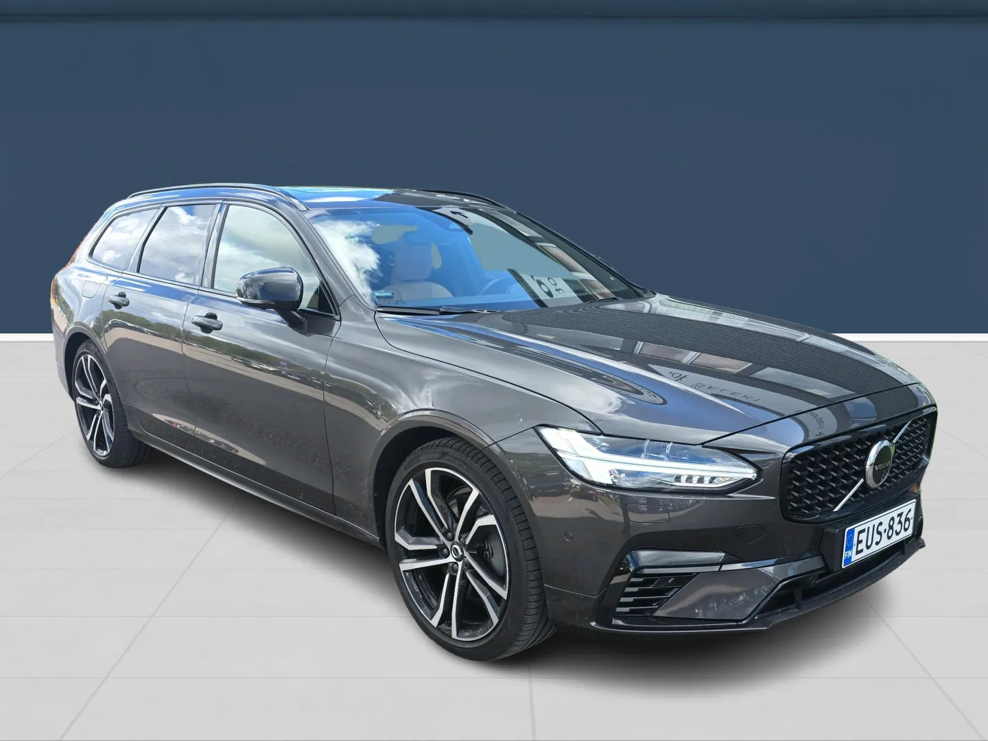Autokuva 3 - EUS-836