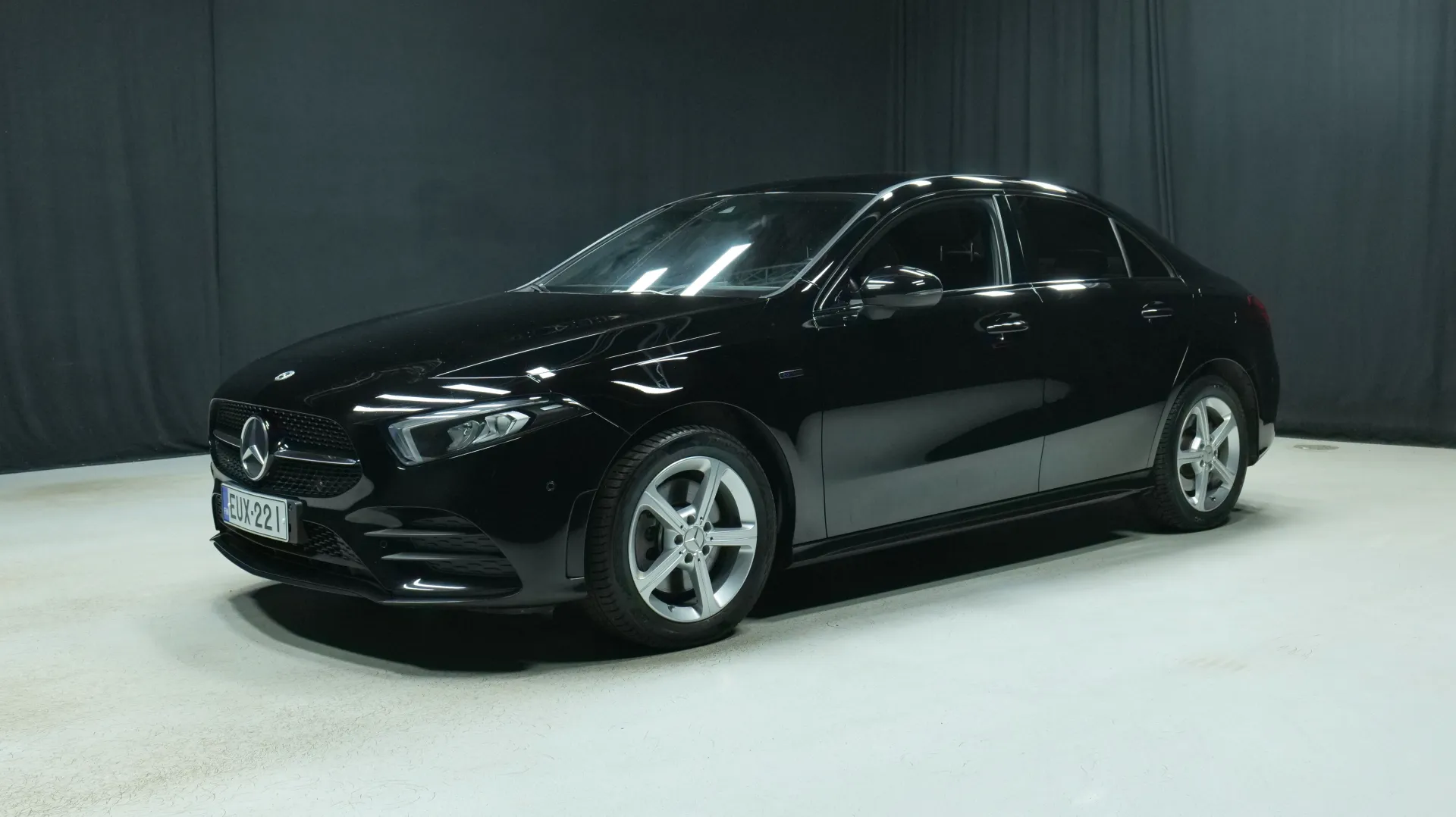 Mercedes-Benz A EUX-221