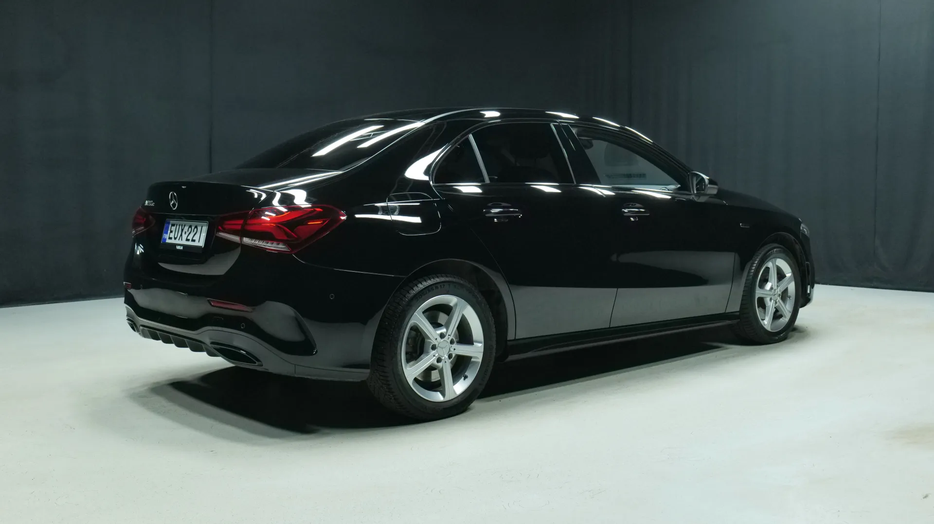 Autokuva 3 - EUX-221