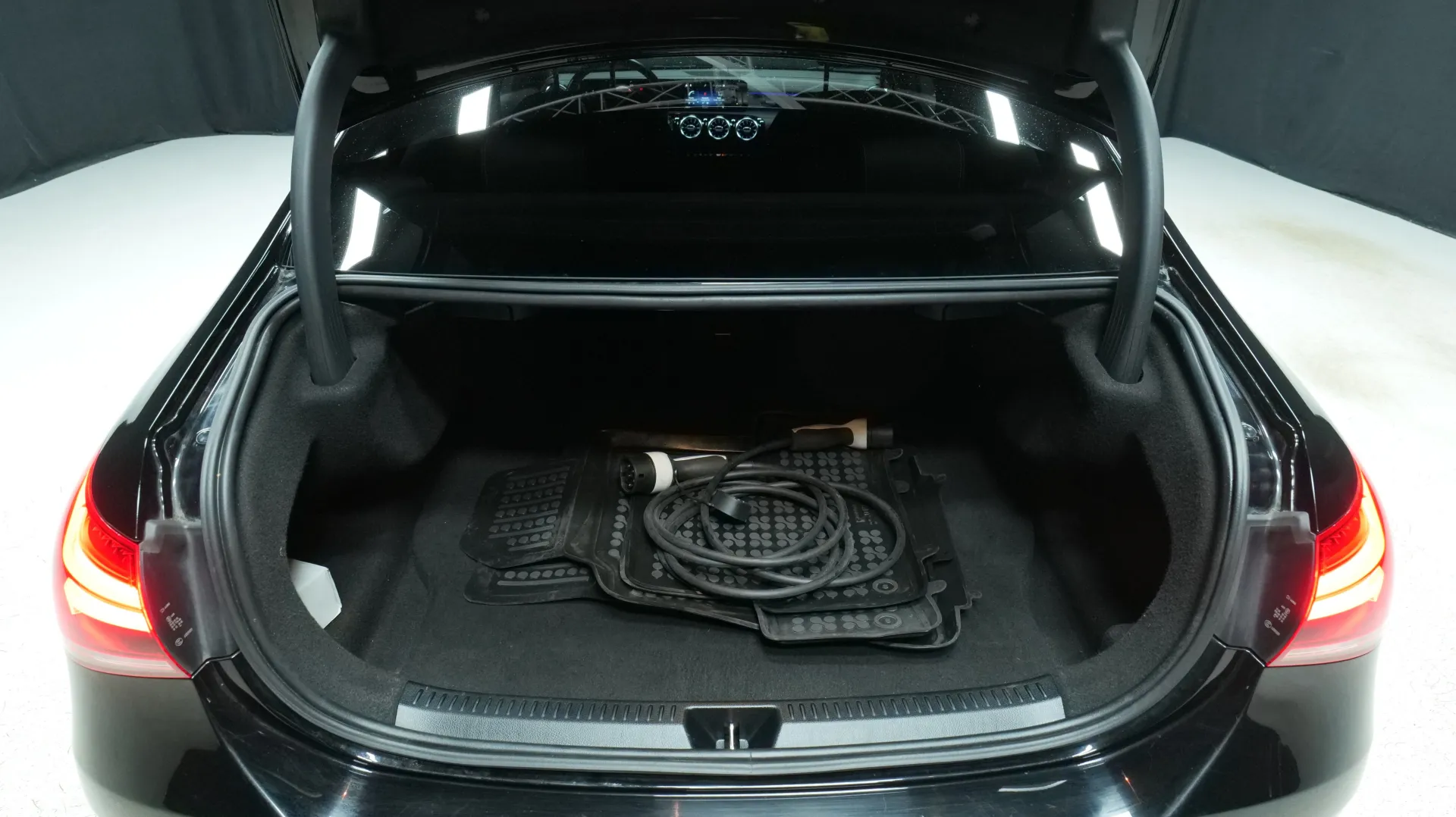 Autokuva 15 - EUX-221