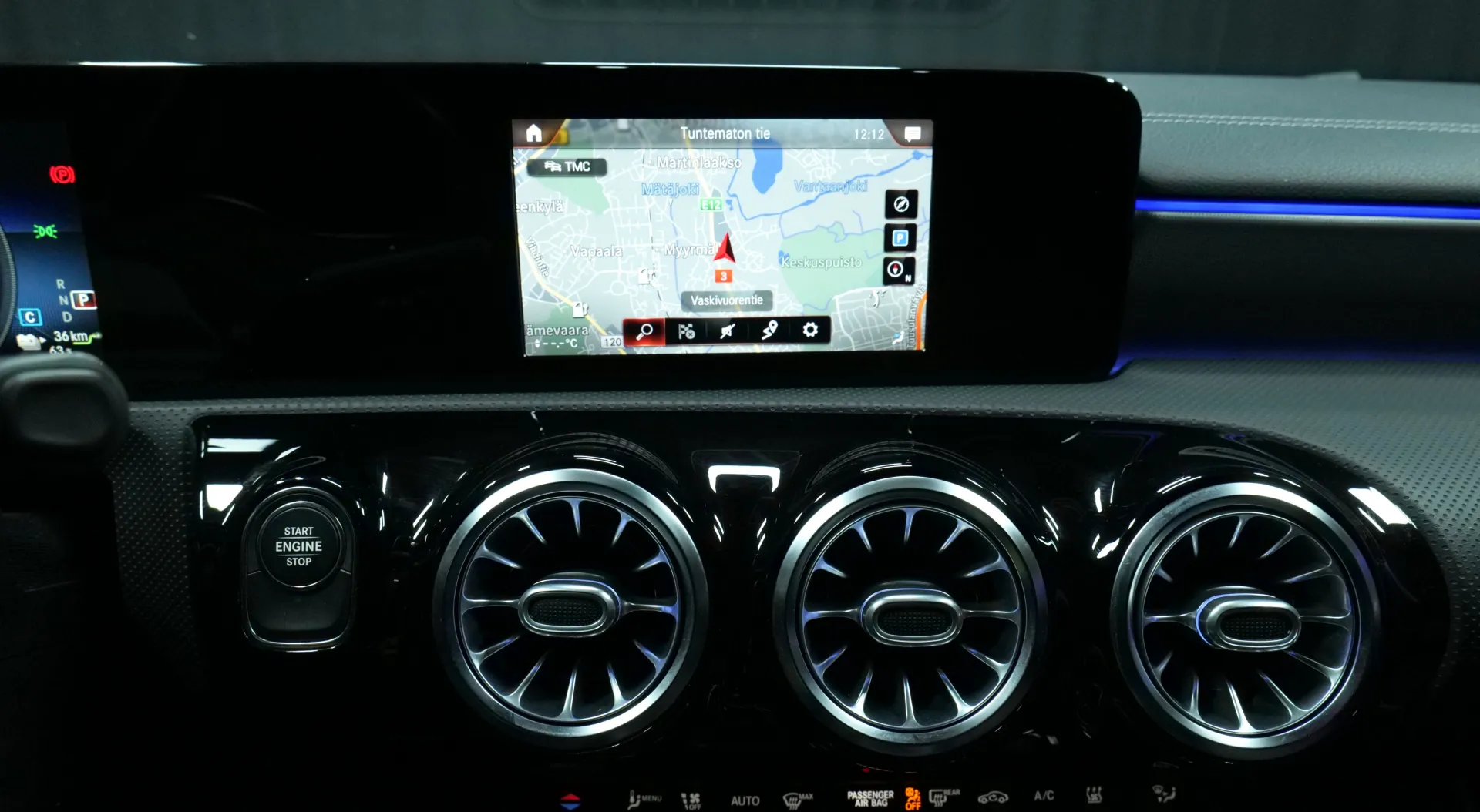 Autokuva 7 - EUX-221