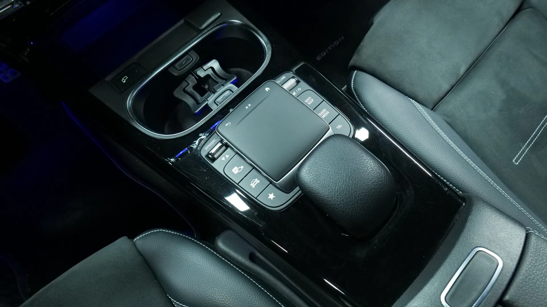 Autokuva 9 - EUX-221