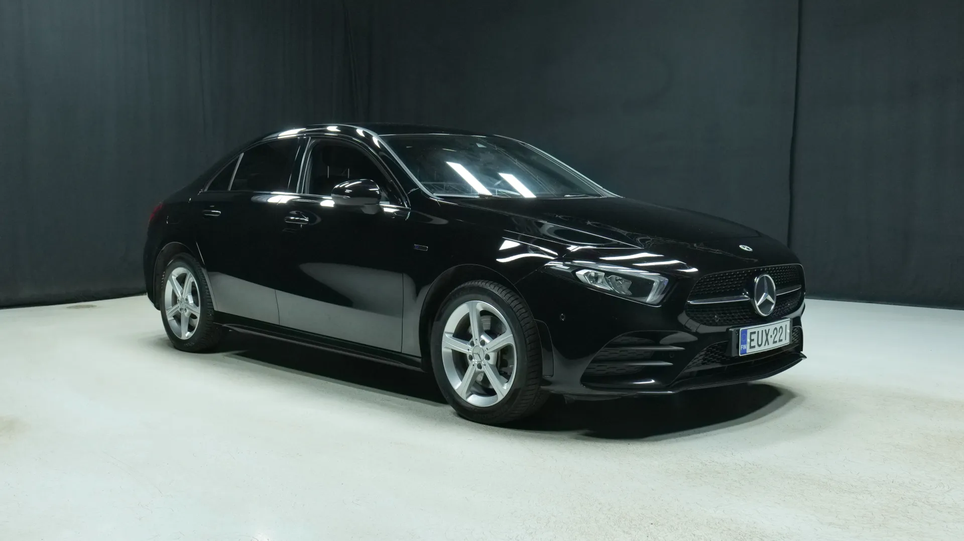 Autokuva 5 - EUX-221