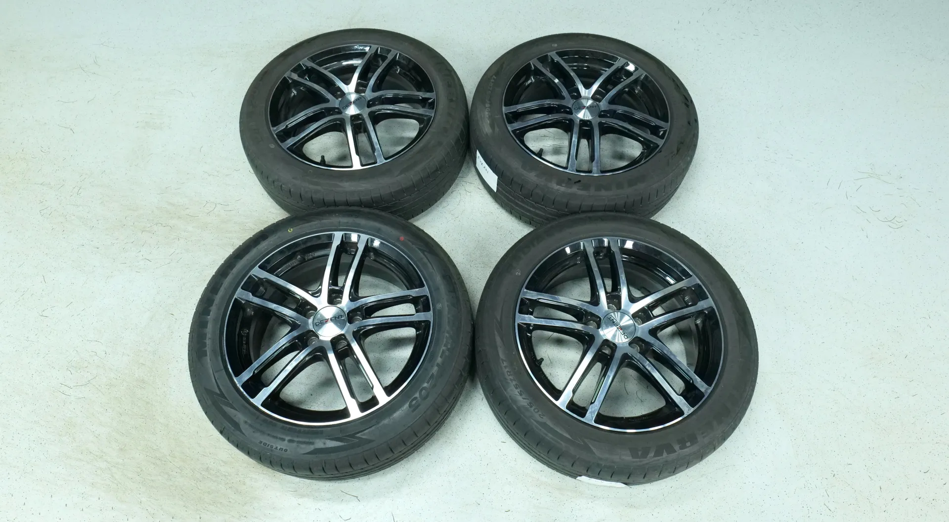 Autokuva 17 - EUX-221