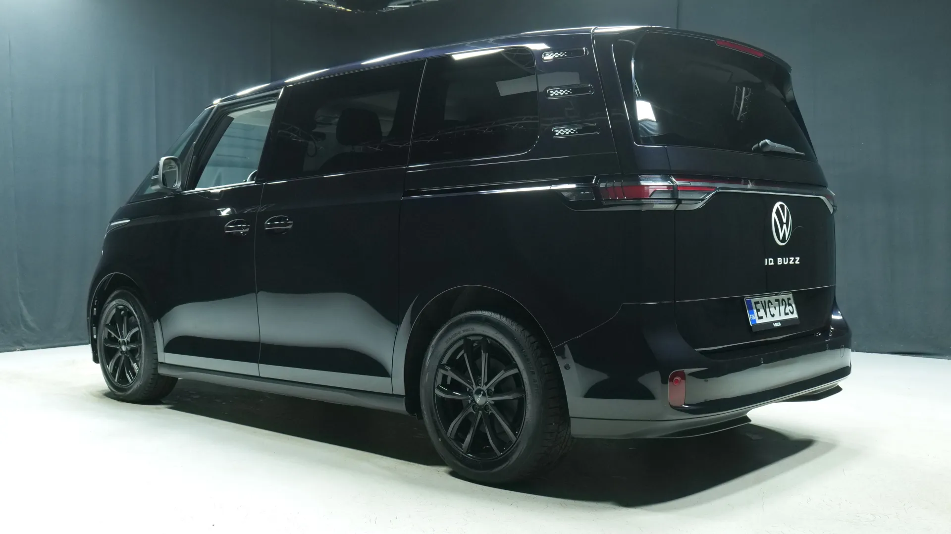 Autokuva 2 - EVC-725