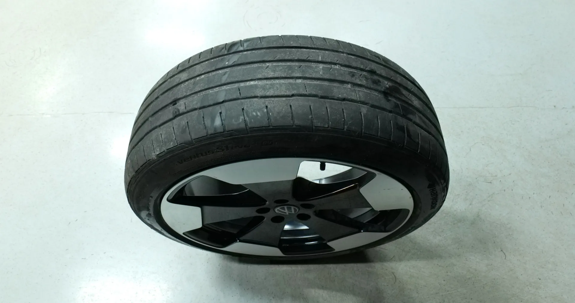 Autokuva 18 - EVC-725