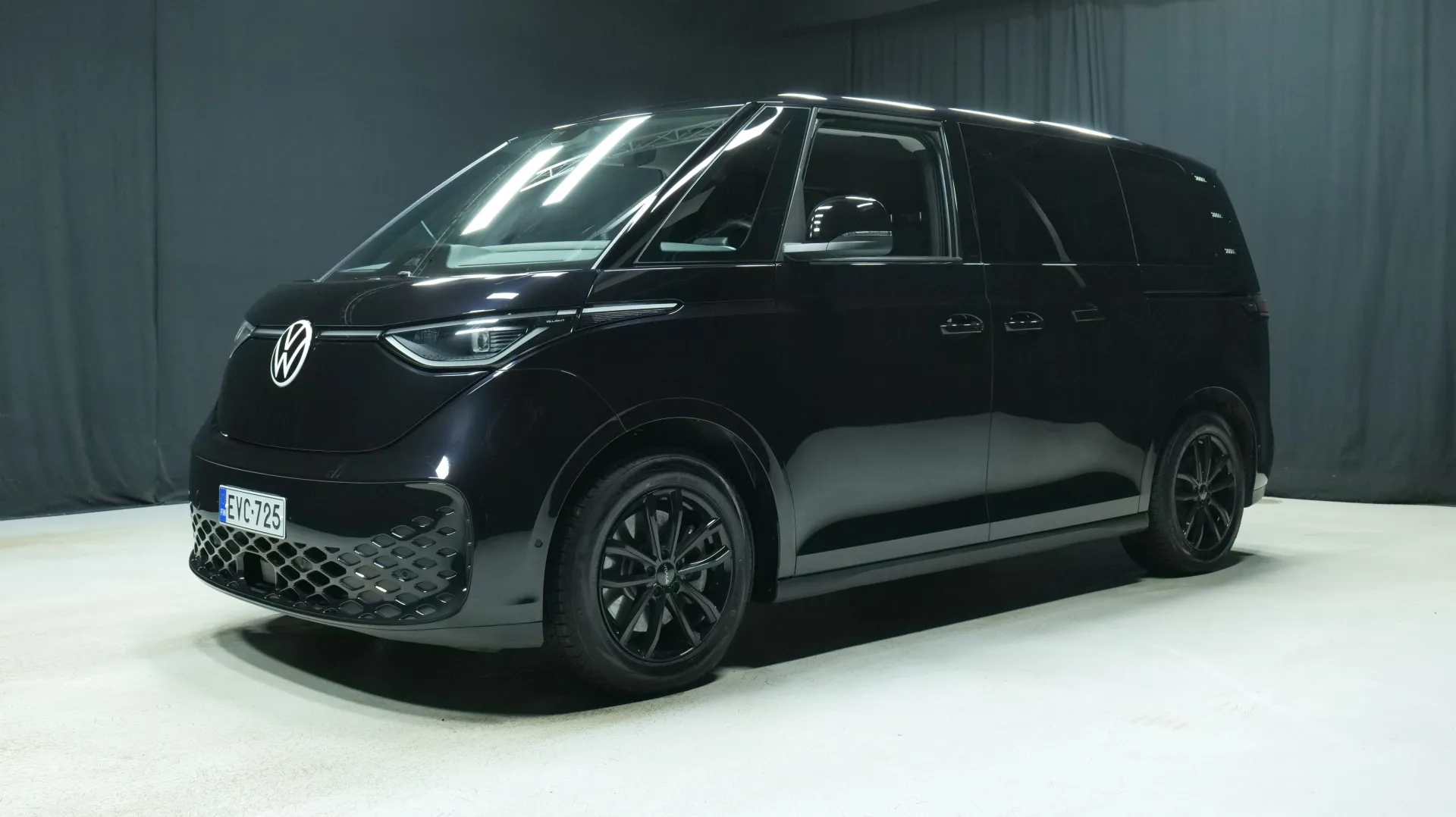 Autokuva 1 - EVC-725