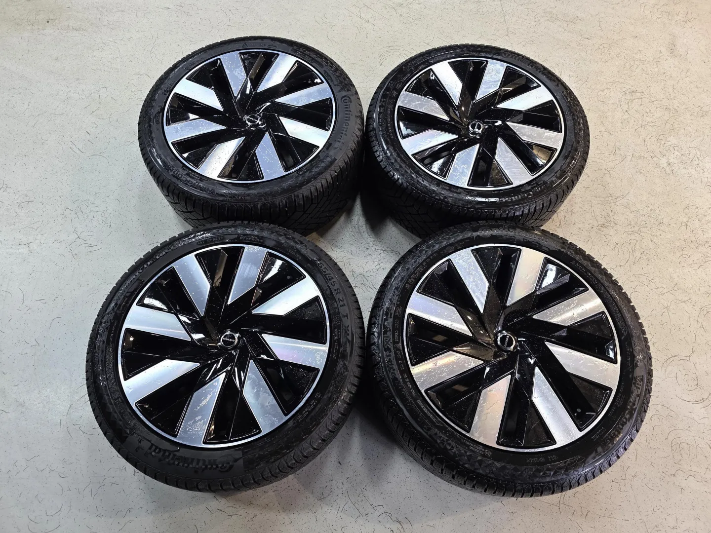 Autokuva 12 - EVL-446