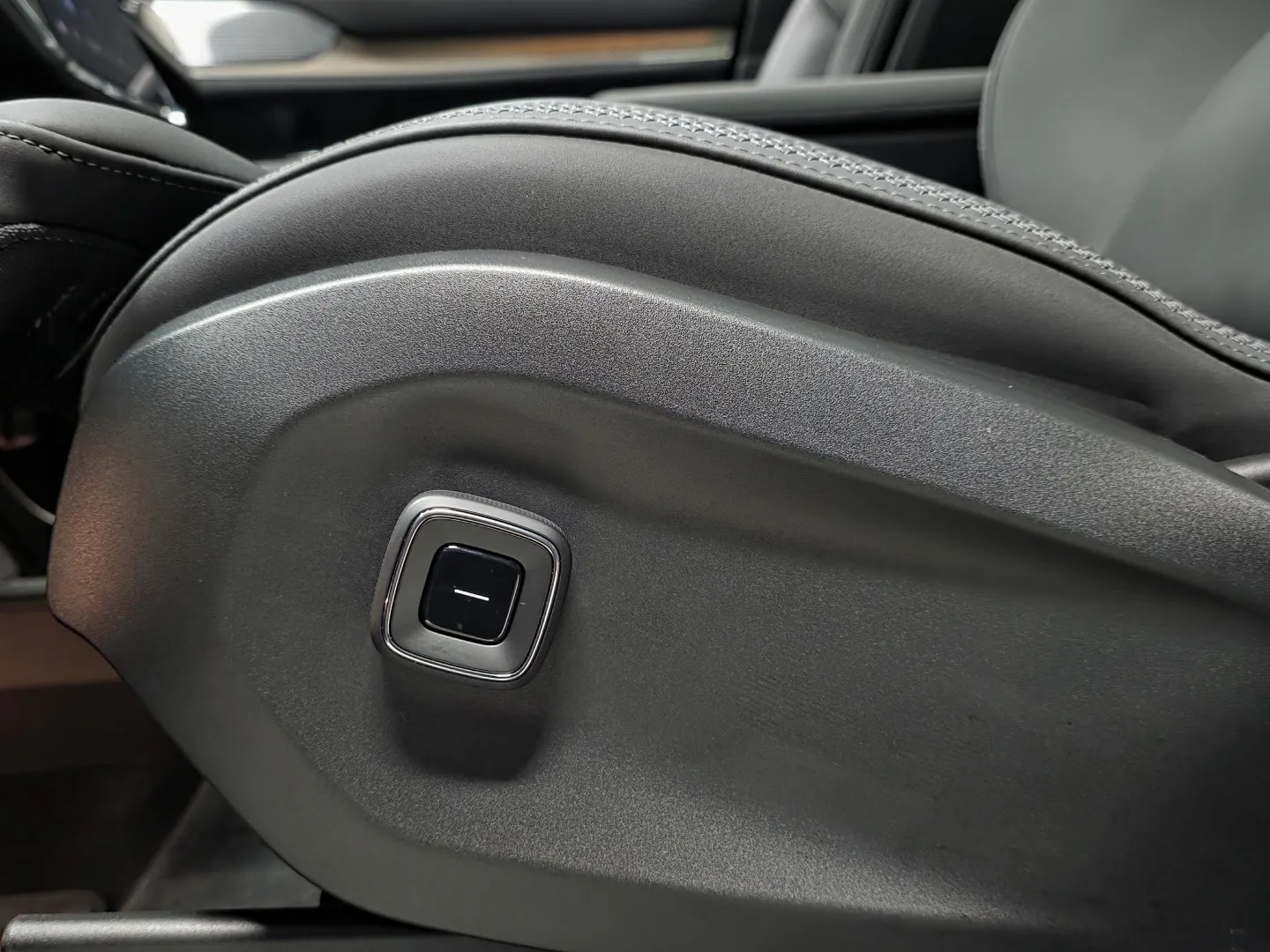 Autokuva 15 - EVL-446