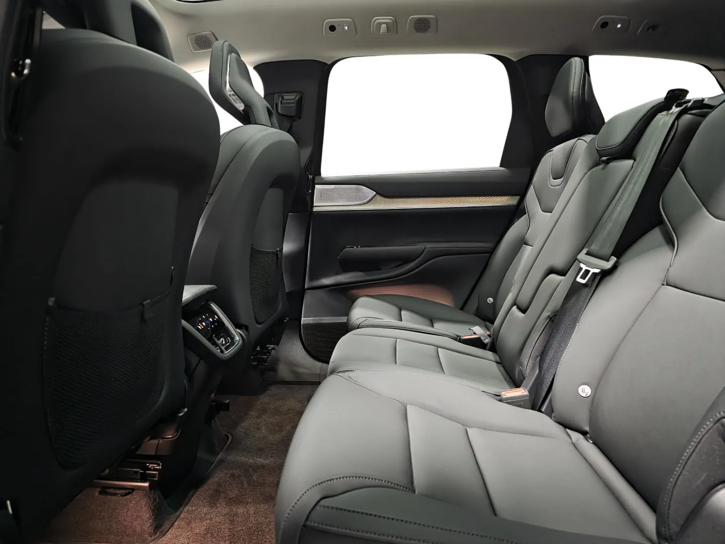 Autokuva 9 - EVL-446