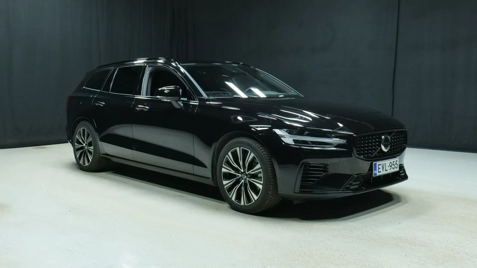 Autokuva 5 - EVL-955