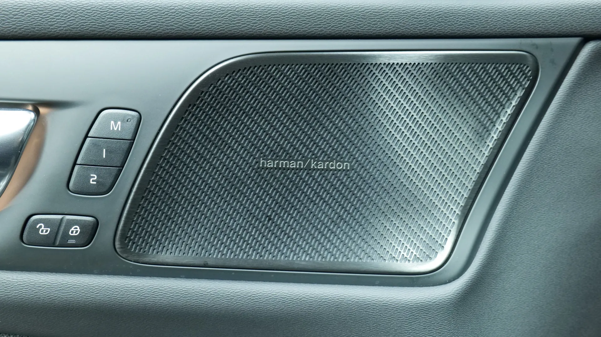 Autokuva 10 - EVL-955