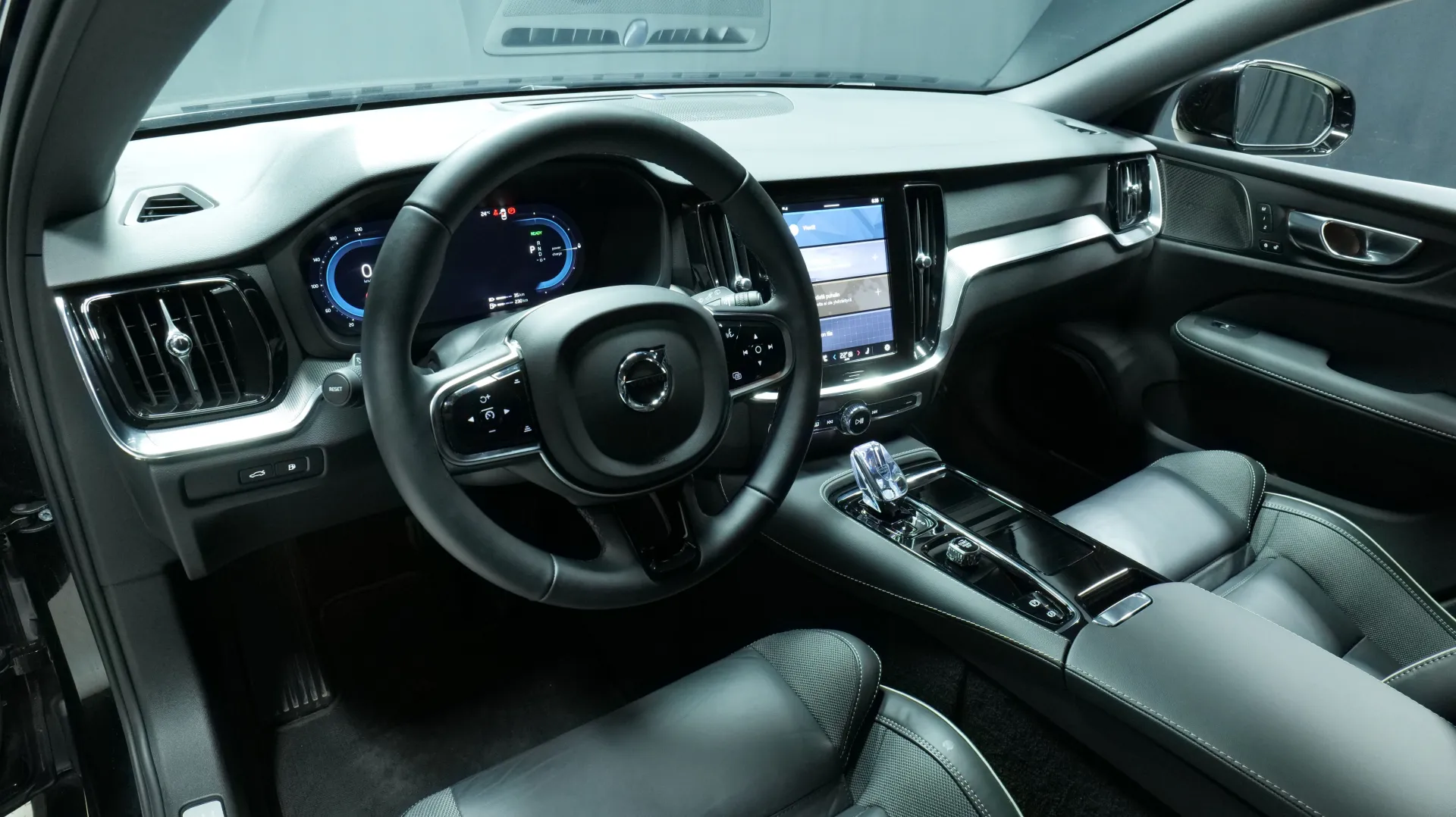 Autokuva 13 - EVL-955