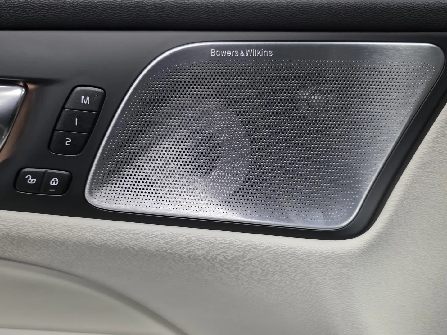 Autokuva 15 - EVP-299