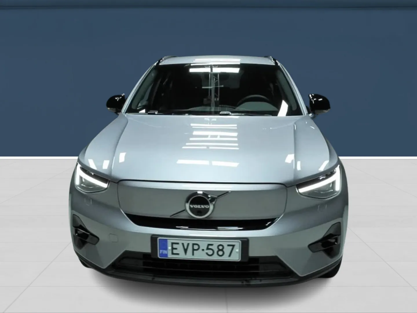 Autokuva 2 - EVP-587