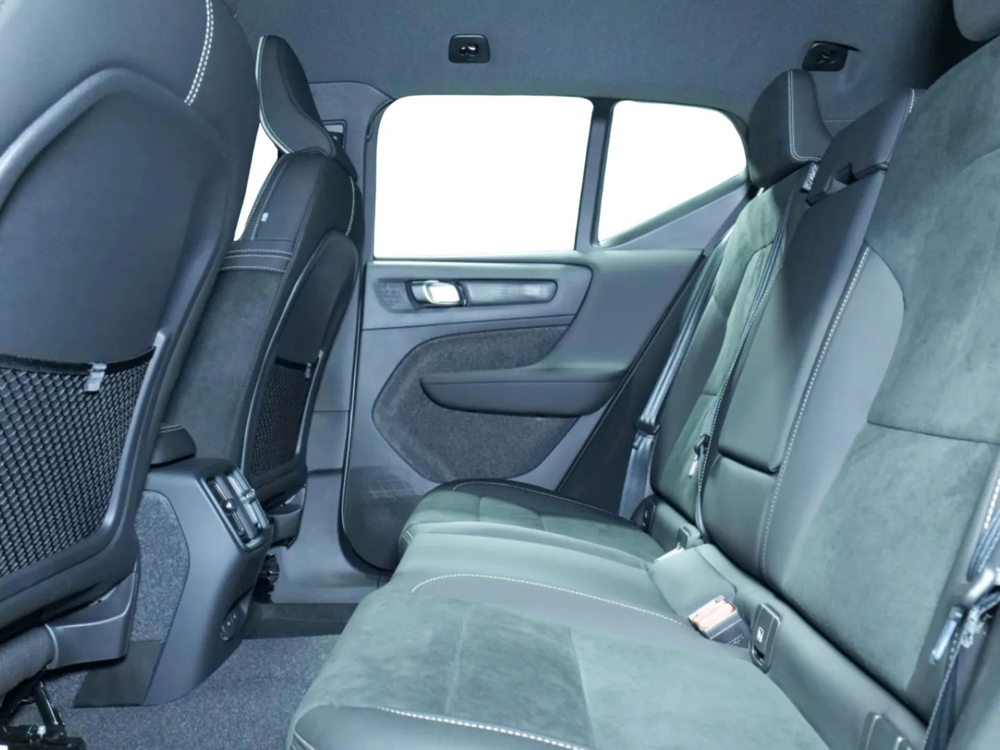 Autokuva 9 - EVP-587