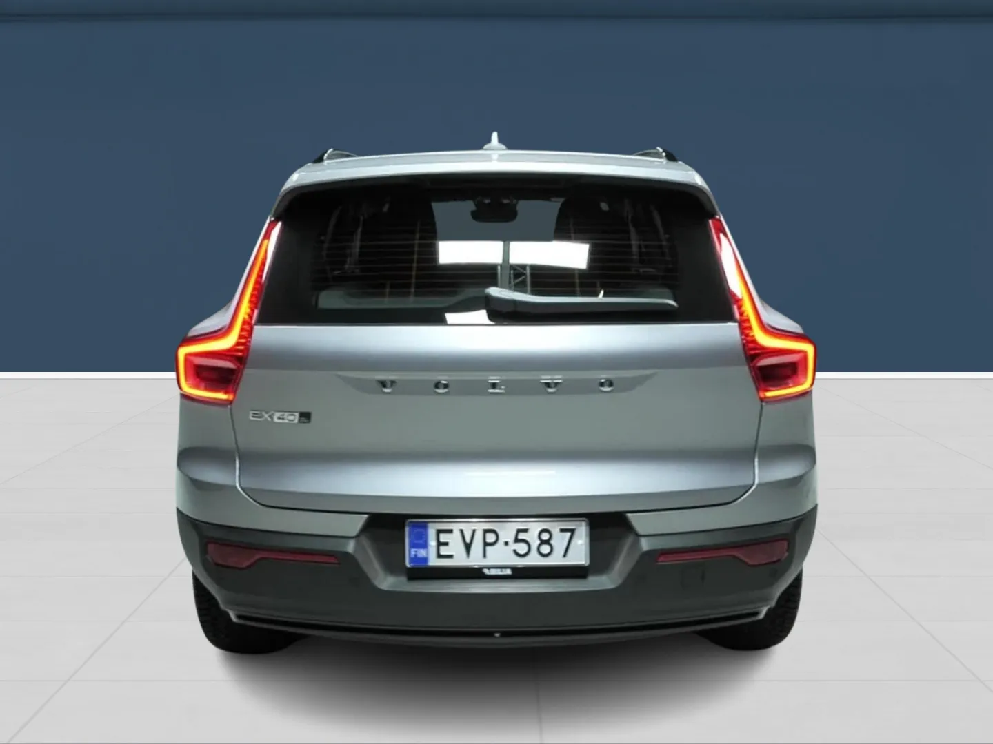 Autokuva 5 - EVP-587