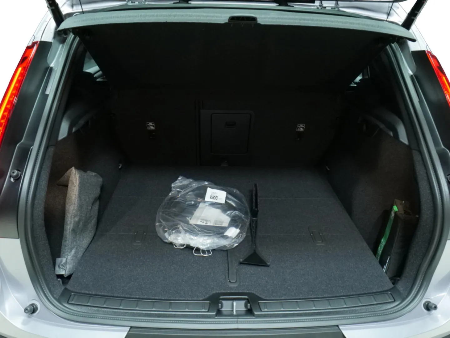 Autokuva 11 - EVP-587